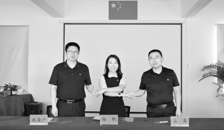           三方签署了助力青年创新创业共建合作协议 图片由团大同市委提供        