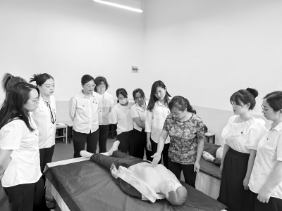           打通联系服务青年“最后一公里”        