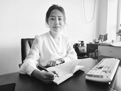           王妙妙发挥表率作用，为青年事业贡献力量。        