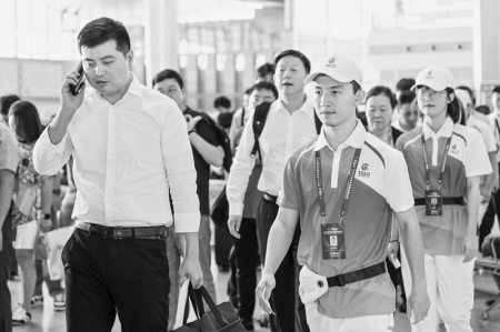           展现青春风貌 本版摄影 本报记者 胡远嘉        