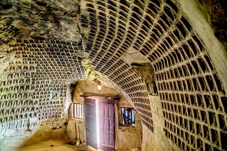           佛龛大小不一 本版图片均为资料图片        