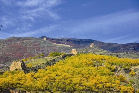           左云镇宁关长城        