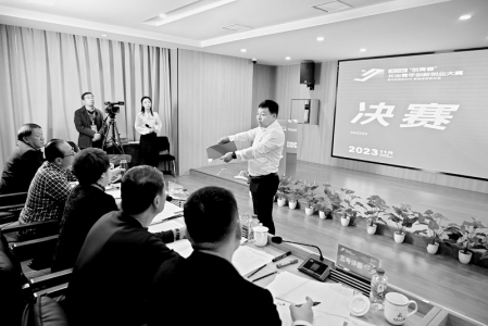           三省六市青年交流经验，共谋发展。        