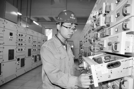           工作中，吴超总是身先士卒、奋勇争先。 图片由受访者提供        