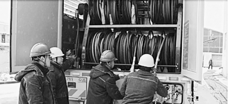           “青”力相助，携手抗灾。        