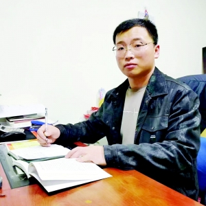           通过学习提高自身        