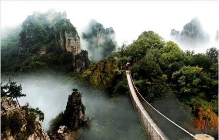           云雾天桥 本版图片均为资料图片        
