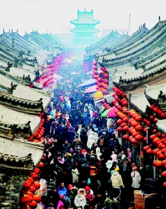           省内外游客沉浸式体验山西地道年味 资料图片        