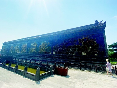           大同九龙壁 本报记者 任小芳 摄        