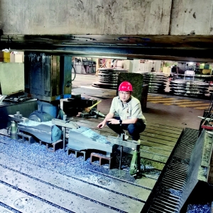           不忘初心，砥砺前行。 图片由太重集团团委提供        