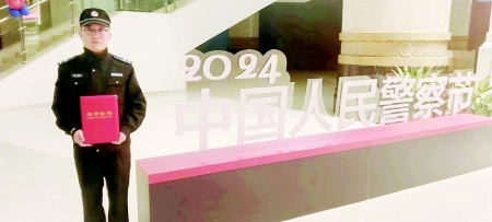           秉持恒心，不忘初心。 本报记者 陈晓平 摄        