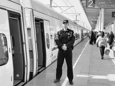           征途漫漫，唯有奋斗。        