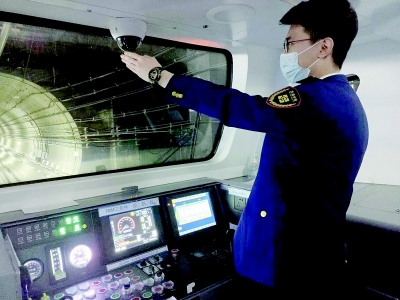           在岗一分钟，安全六十秒。 图片由受访者提供        