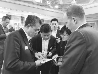           山西代表团进行专题推介 图片由山西省投资促进局提供        