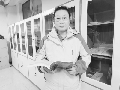           用过硬的教学能力，为学生传道授业解惑。        