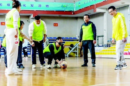           晋城青年运动场上展风采 图片由晋城市青联提供        