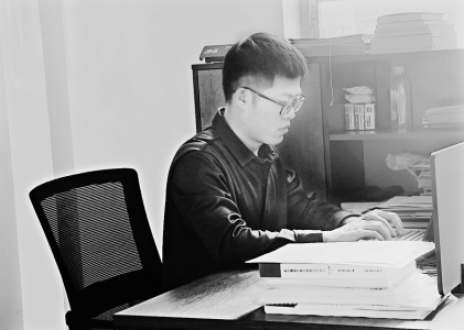           始终不忘初心，严格要求自己。        