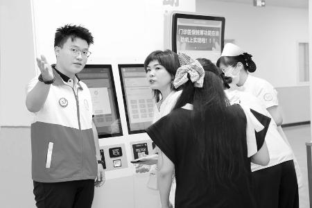           青春行动温暖患者就医路 图片由山西省人民医院提供        