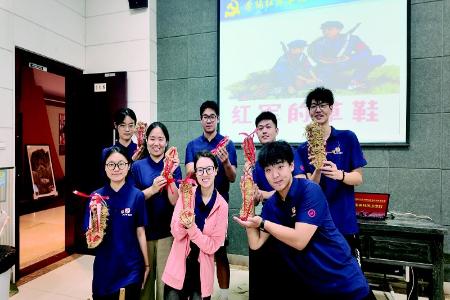           本组图片均由山西中医药大学“井冈岐黄先锋队”提供        