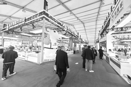           唱响“怀仁羔羊肉”品牌，助其走向全国。        