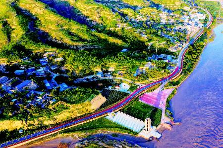           黄河一号旅游公路吕梁段 资料图片        