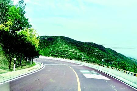           太行一号旅游公路晋中段 本组摄影 本报记者 任小芳        
