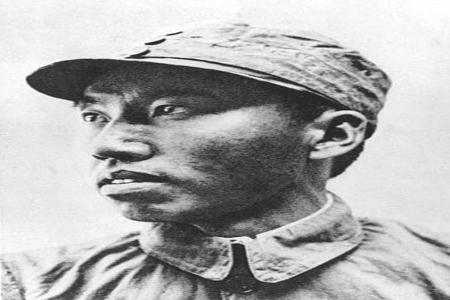           　　　　1942年5月，八路军副参谋长左权在山西辽县（今左权县）十字岭壮烈牺牲。左权牺牲后，朱德写下：“名将以身殉国家，愿拼热血卫吾华。太行浩气传千古，留得清漳吐血花。”为纪念左权，晋冀鲁豫边区政府决定将辽县改名为左权县。图为左权将军。        