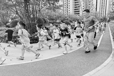           “社区小合伙人”晨跑队 图片由太原市万柏林区融媒体中心提供        