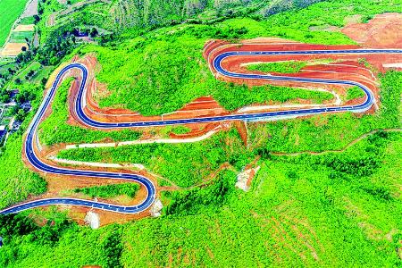           黄河一号旅游公路运城段 本版图片均为资料图片        