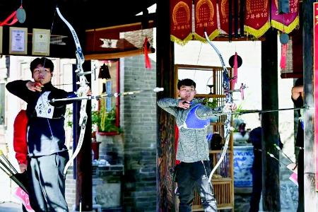           射箭比赛在张壁古堡景区举行        