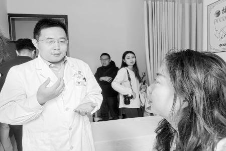           潘志强用奋斗诠释着新时代医者的使命与荣光        