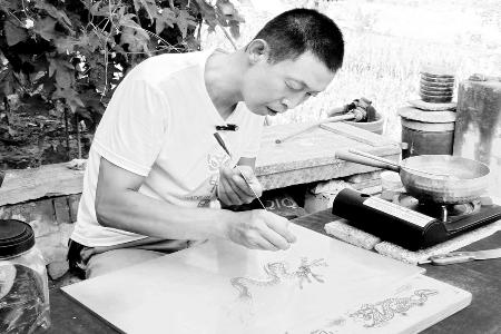 专注创作 通讯员 张引牛 摄