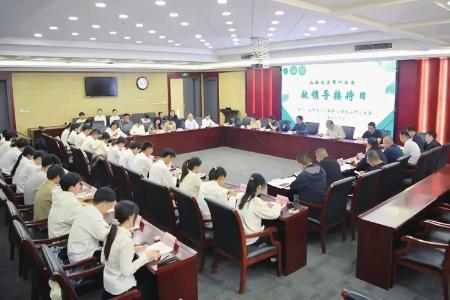 　　山西大学学生会第十二次“校领导接待日”开展。