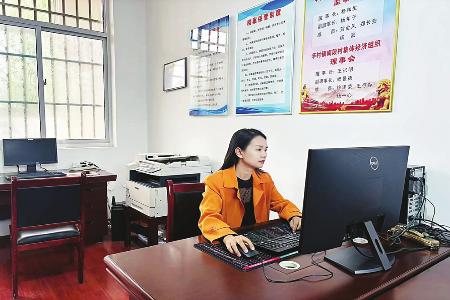 张景丹用行动践行新时代青年的责任与担当通讯员 李杰民 孔云翔 摄