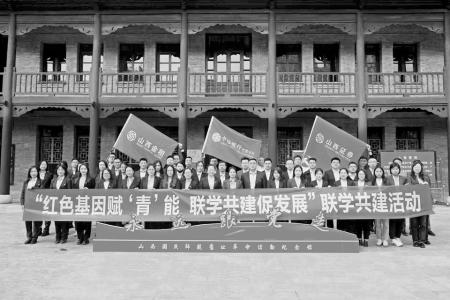 在奋斗中成长，在奉献中收获。 图片由受访集体提供