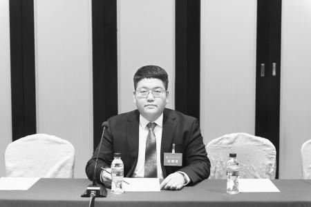 武骏在矿山与机器的轰鸣里谱写精彩人生 实习生 南嘉豪 摄