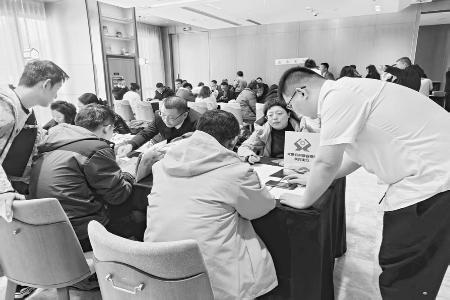 让金融惠民的温暖触达民生需求最前沿 图片由太原农商银行提供