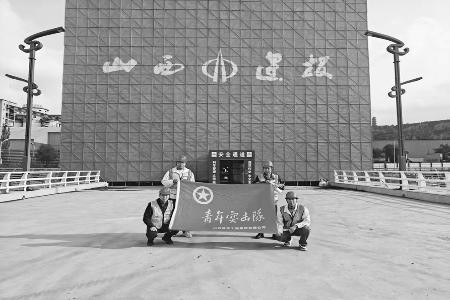 以实干姿态，书写青春担当。 图片由受访集体提供