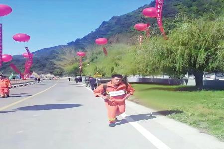 继续坚守消防事业，贡献自己的全部力量。图片由受访者提供