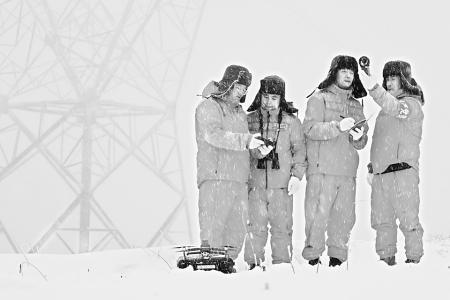 开展防覆冰测温湿工作