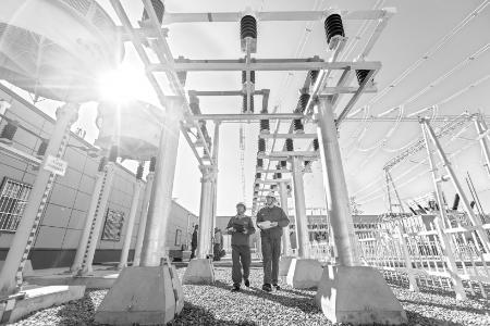 开展巡视检查本 版图片均由国网山西省电力有限公司团委提供