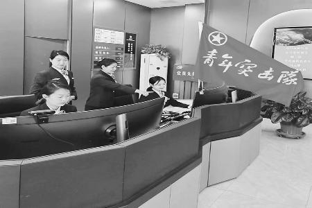 用实际行动守护高速公路的安全畅通 图片由受访集体提供