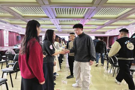 年轻人在轻松愉快的氛围中拓宽社交圈 本组图片均由太原市万柏林区青年志愿者协会提供