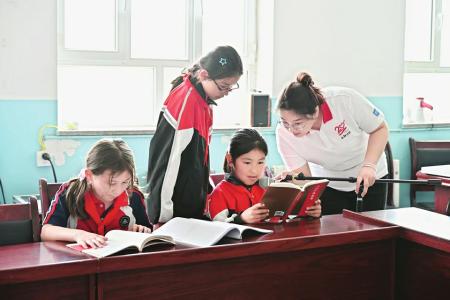 暖心陪伴赋能成长 图片由山西大同大学团委提供