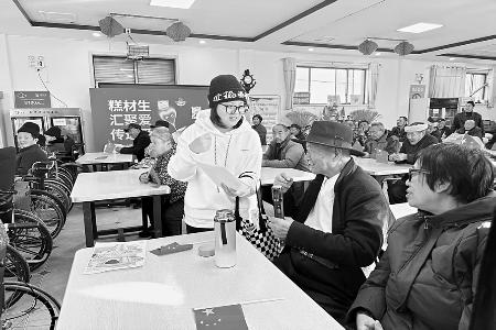 走访慰问暖人心 图片由太原市小店区融媒体中心提供