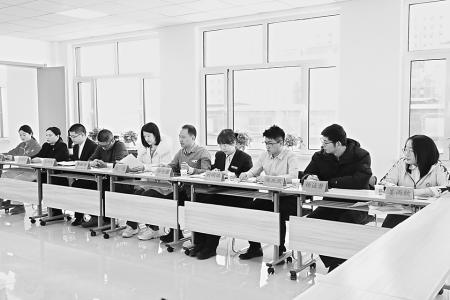 长治市“共青团与人大代表、政协委员面对面”座谈会举行 本报记者 路诗洁 摄