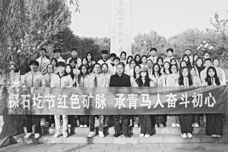 紧扣青年需求，搭平台促发展。 本版摄影 本报记者 路诗洁