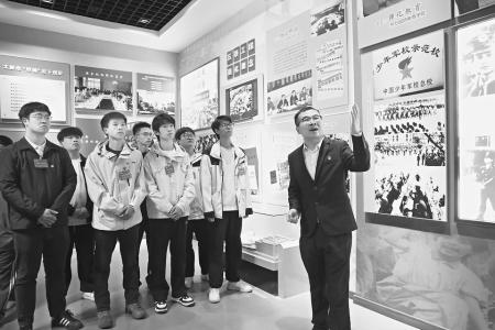 青春最美的模样是在奋斗中绽放光芒。 本版图片均由山西林业职业技术学院团委提供