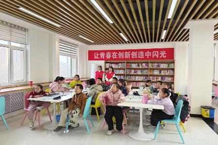 孩子们在暖心服务中沐浴阳光、茁壮成长。本版摄影 本报记者 刘琴