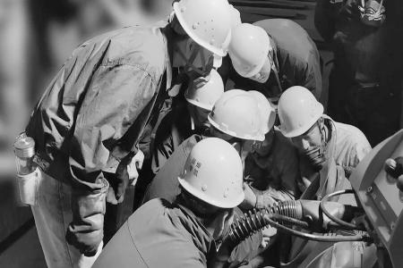 引领青年岗位建功 本版图片均由山西北方机械公司团委提供